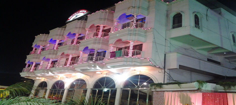 Girdhar Mahal